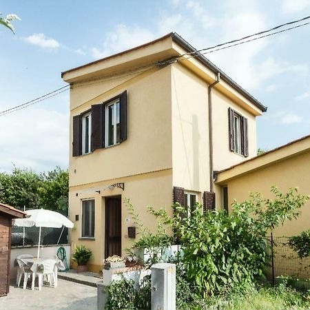 La Casina Gialla Independent House - Near The Walls Lucca Buitenkant foto